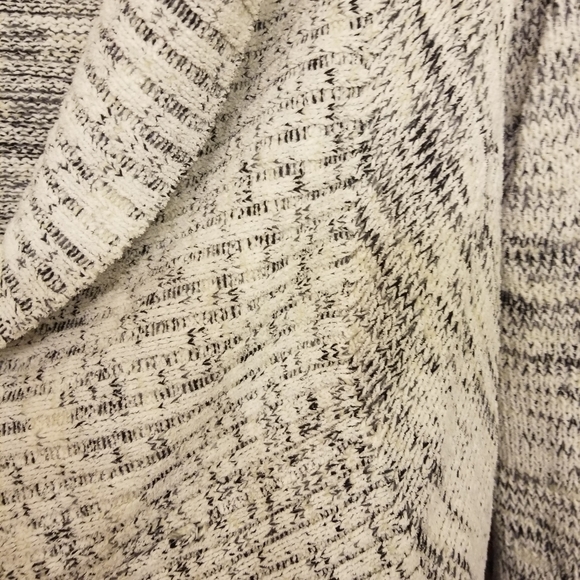 Sweaters - Picture 3 of 8